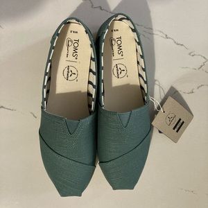 NWT! TOMS Women’s Alpargata Canvas Shoes in Silver Pine Heritage Sz 9.5